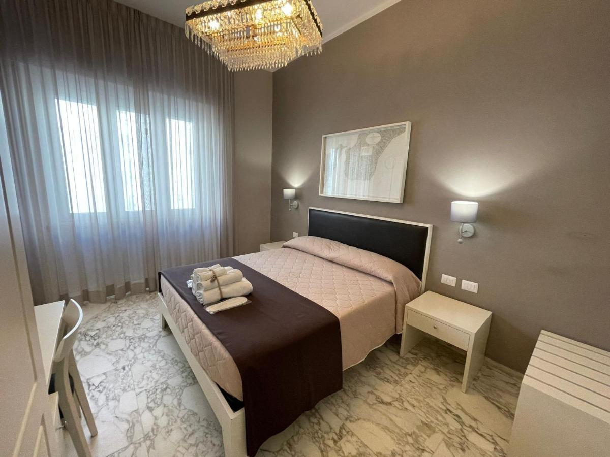 Faro Bianco Gallipoli - Suites & Apartments Eksteriør billede